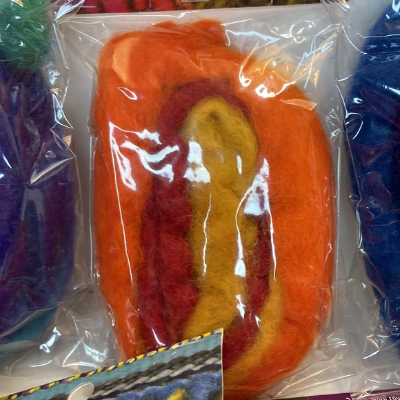 Dimensions FeltWorks Roving Wool Felt Needle Felting Blue Orange Purple Green - Picture 3 of 13